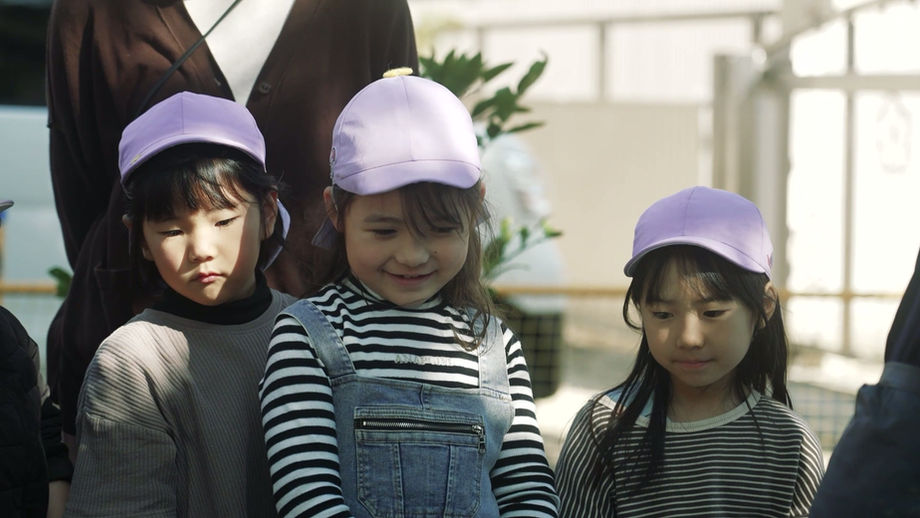 成増すみれこども園きく組（年長クラス）砂場掃除